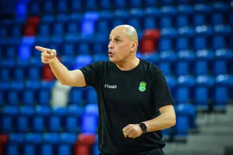 كرة سلة.. الاتحاد السكندري يعلن رحيل مدربه أحمد عمر